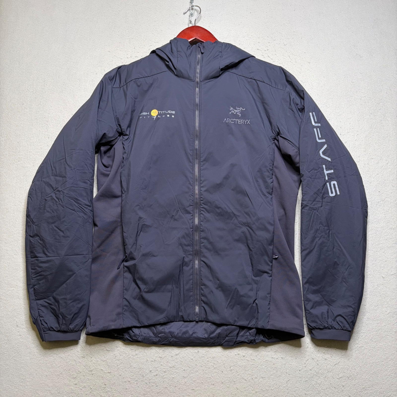 Arcteryx Atom Hoody Mens Medium Blue Gray Insulated Full Zip Jacket Staff Logo